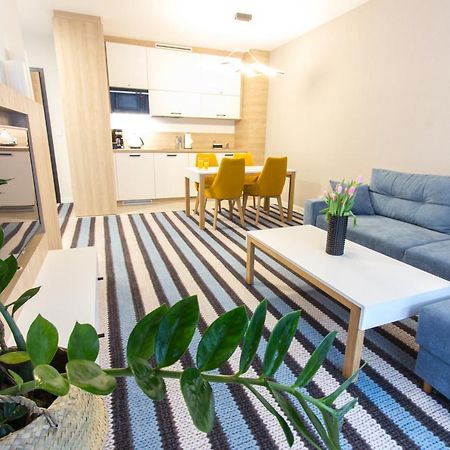 Bel Mare Apartament 128 Z Ogrodkiem ミエンジズドロイェ エクステリア 写真