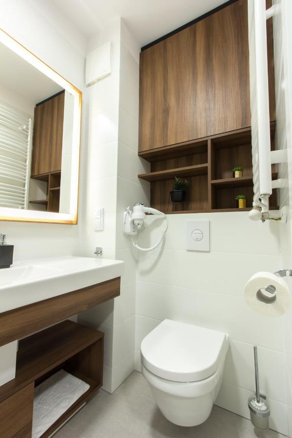 Bel Mare Apartament 128 Z Ogrodkiem ミエンジズドロイェ エクステリア 写真